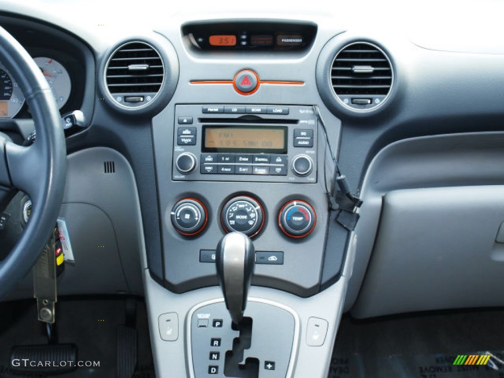 2007 Kia Rondo EX V6 Controls Photo #70920394