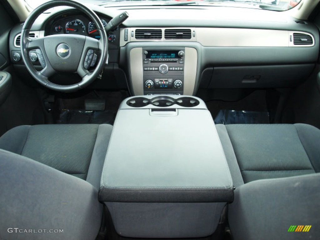 2009 Chevrolet Tahoe LS 4x4 Ebony Dashboard Photo #70920685