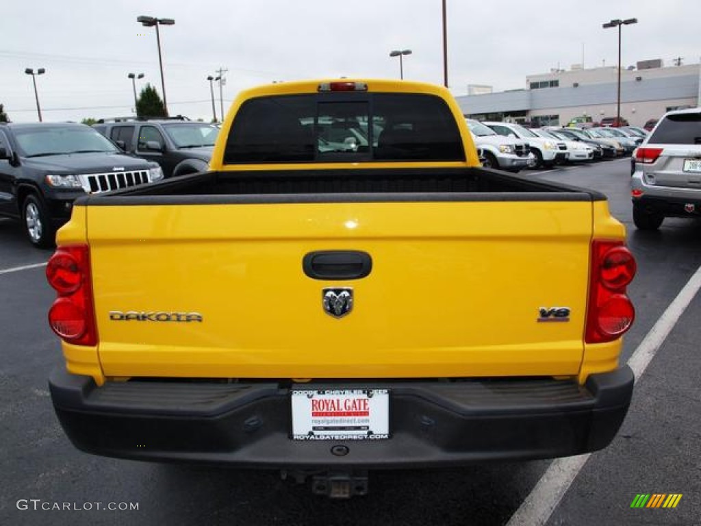 2006 Dakota R/T Quad Cab 4x4 - Solar Yellow / Medium Slate Gray photo #6