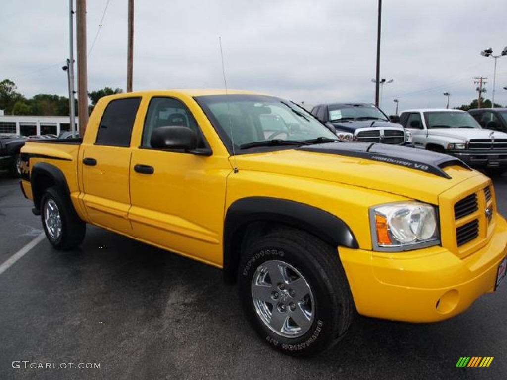2006 Dakota R/T Quad Cab 4x4 - Solar Yellow / Medium Slate Gray photo #2