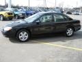 2002 Black Ford Taurus SE  photo #2