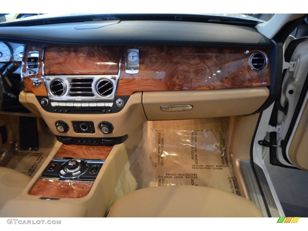 2010 Rolls-Royce Ghost Standard Ghost Model Creme Light Dashboard Photo #70926178