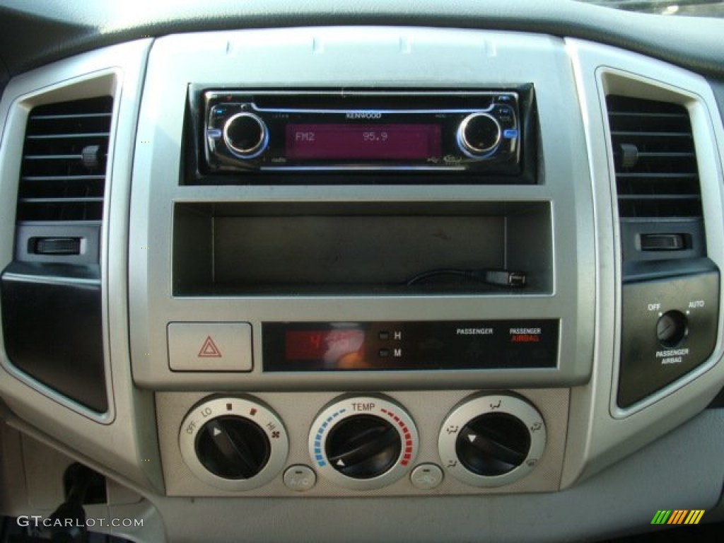 2006 Toyota Tacoma X-Runner Controls Photos