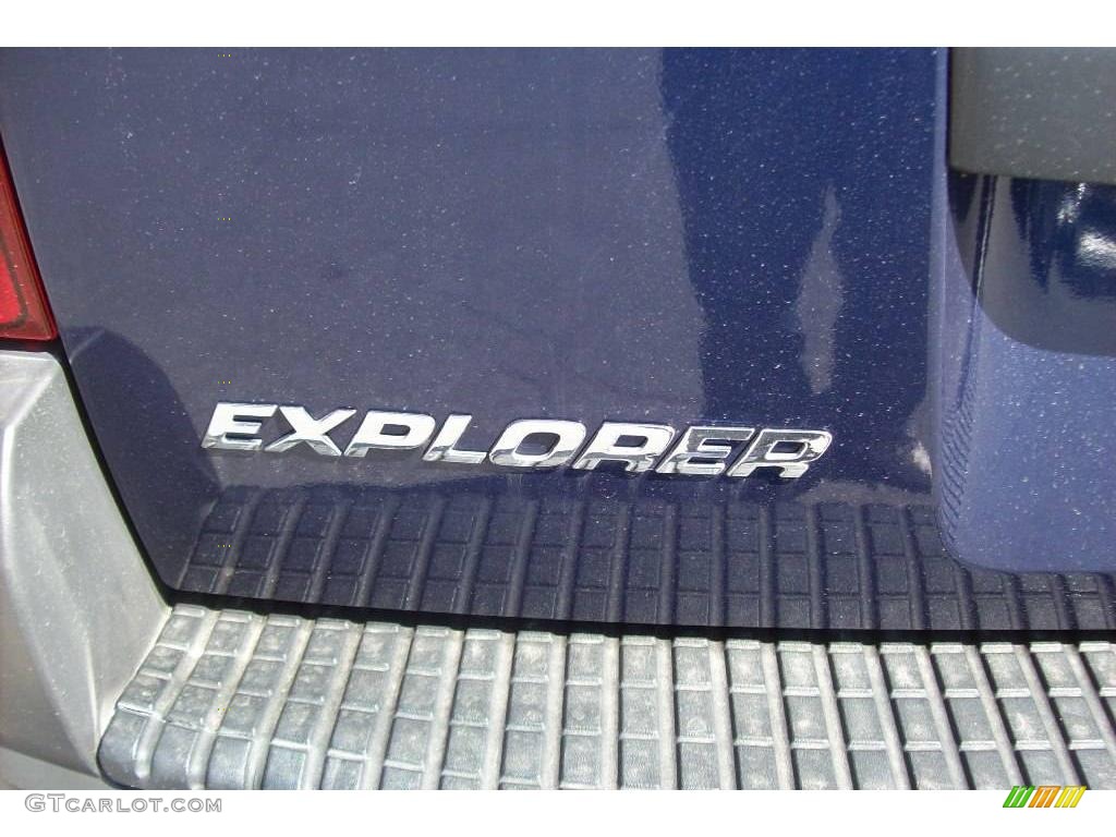 2004 Explorer XLS 4x4 - Dark Blue Pearl Metallic / Graphite photo #17