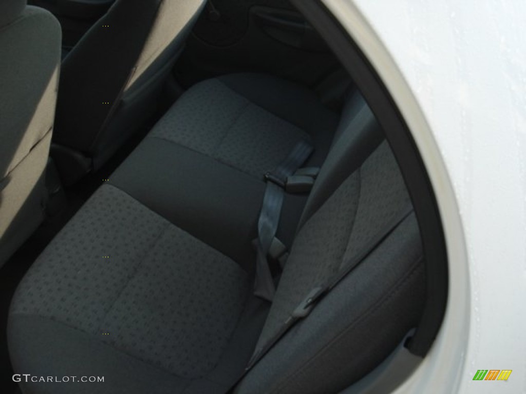 2005 Rio Sedan - Polar White / Gray photo #9