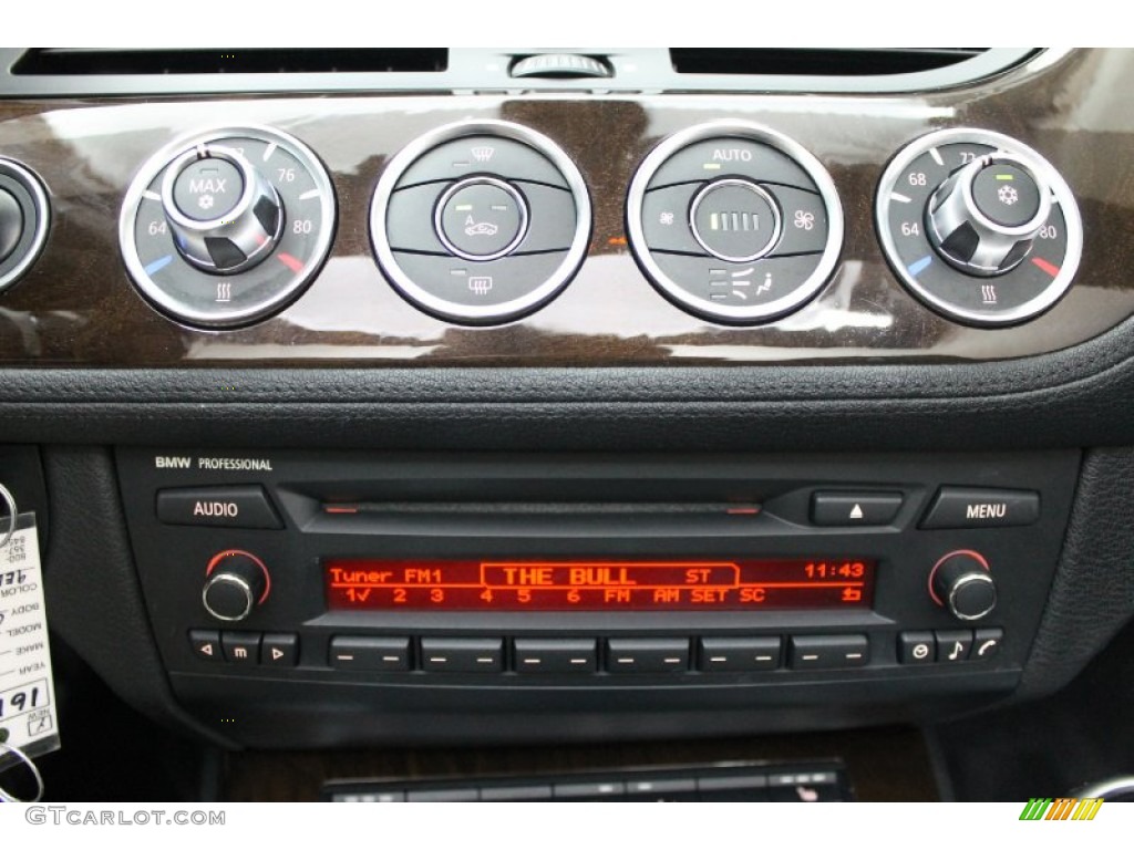 2009 BMW Z4 sDrive35i Roadster Controls Photo #70931137