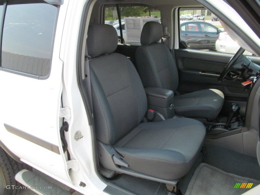 2002 Xterra XE V6 4x4 - Cloud White / Gray Celadon photo #11