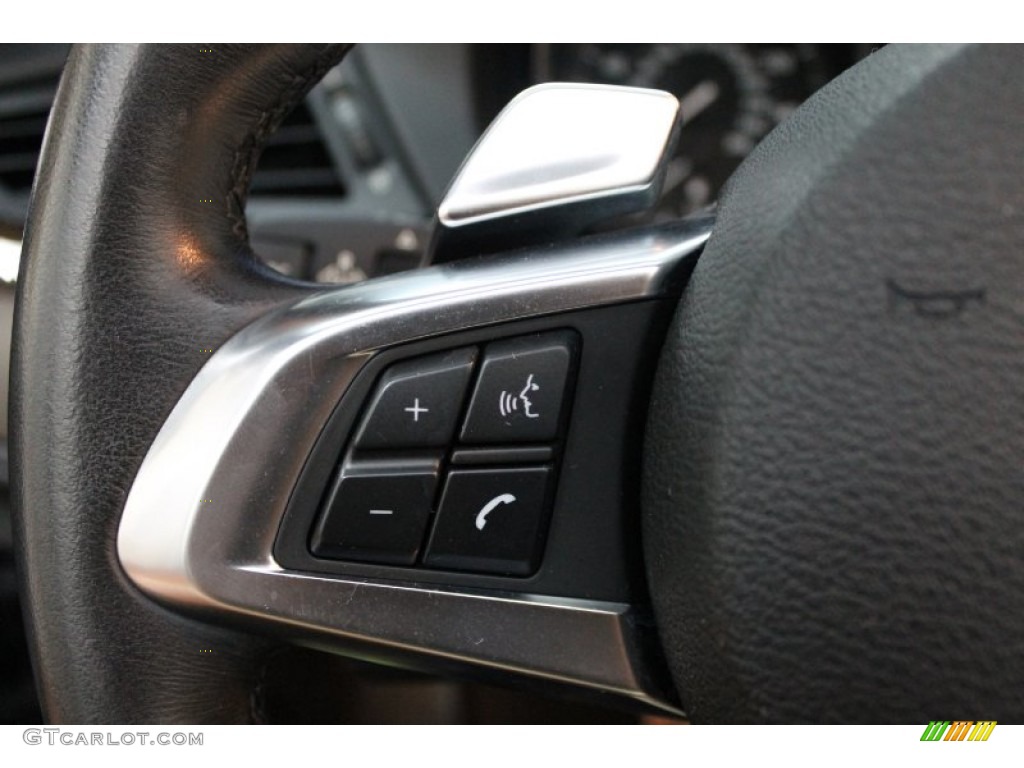 2009 BMW Z4 sDrive35i Roadster Controls Photo #70931199