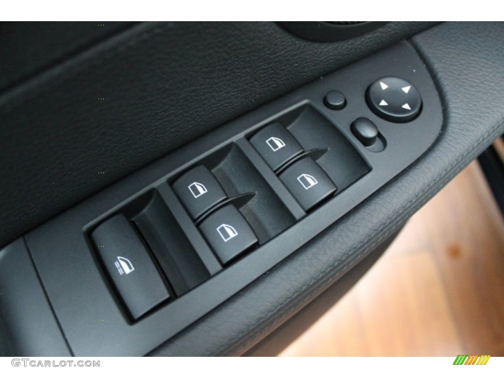 2009 BMW Z4 sDrive35i Roadster Controls Photo #70931212
