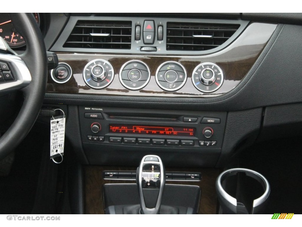 2009 BMW Z4 sDrive35i Roadster Controls Photo #70931260