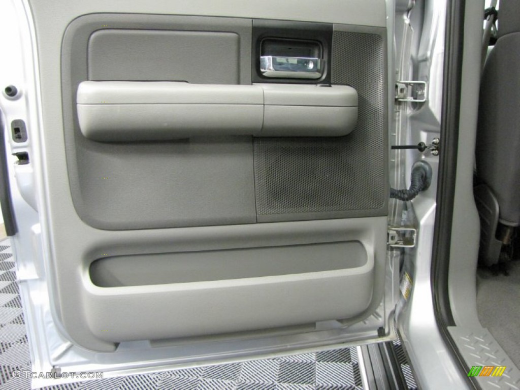 2006 F150 XLT SuperCrew 4x4 - Silver Metallic / Medium/Dark Flint photo #17