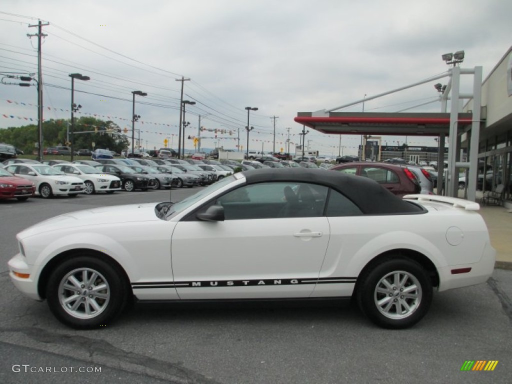 2007 Mustang V6 Deluxe Convertible - Performance White / Dark Charcoal photo #2