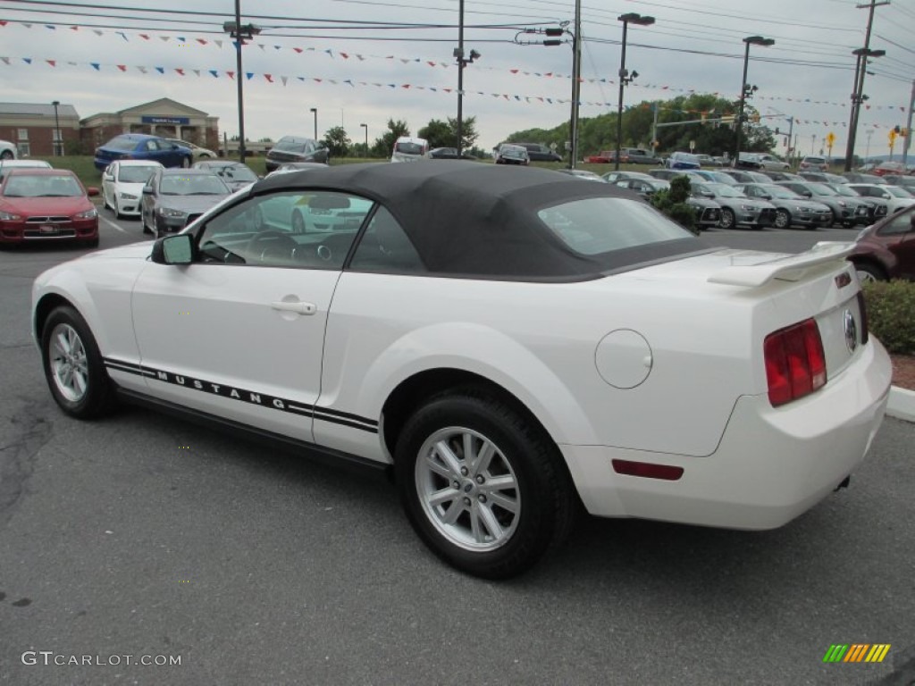 2007 Mustang V6 Deluxe Convertible - Performance White / Dark Charcoal photo #3