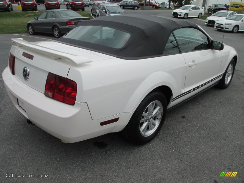2007 Mustang V6 Deluxe Convertible - Performance White / Dark Charcoal photo #5
