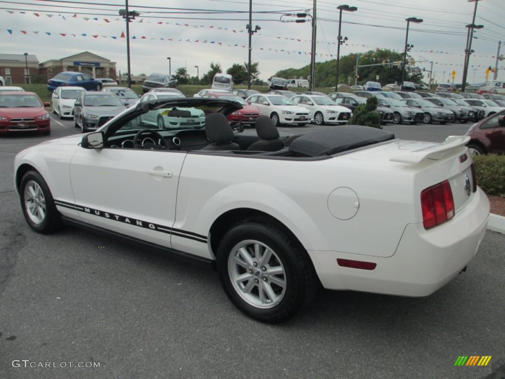2007 Mustang V6 Deluxe Convertible - Performance White / Dark Charcoal photo #11