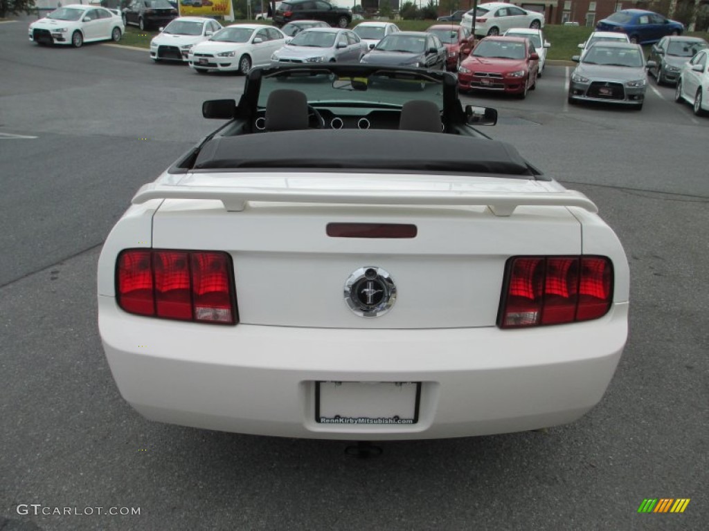 2007 Mustang V6 Deluxe Convertible - Performance White / Dark Charcoal photo #12