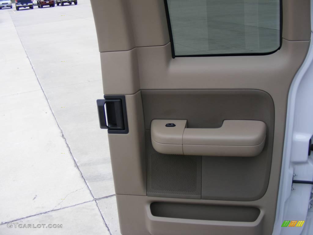 2006 F150 XLT SuperCab - Oxford White / Tan photo #30