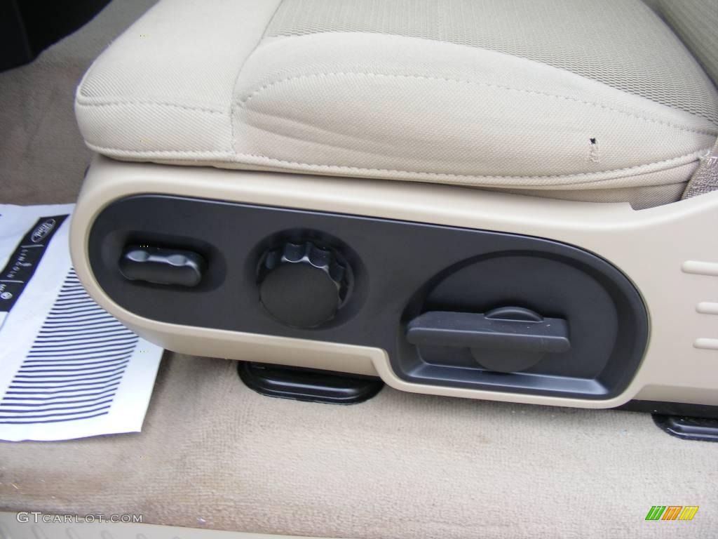2006 F150 XLT SuperCab - Oxford White / Tan photo #40