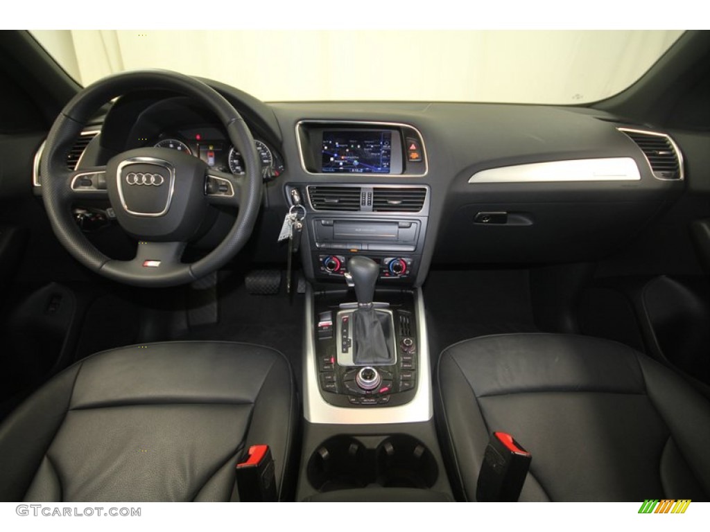 2010 Audi Q5 3.2 quattro Black Dashboard Photo #70938277