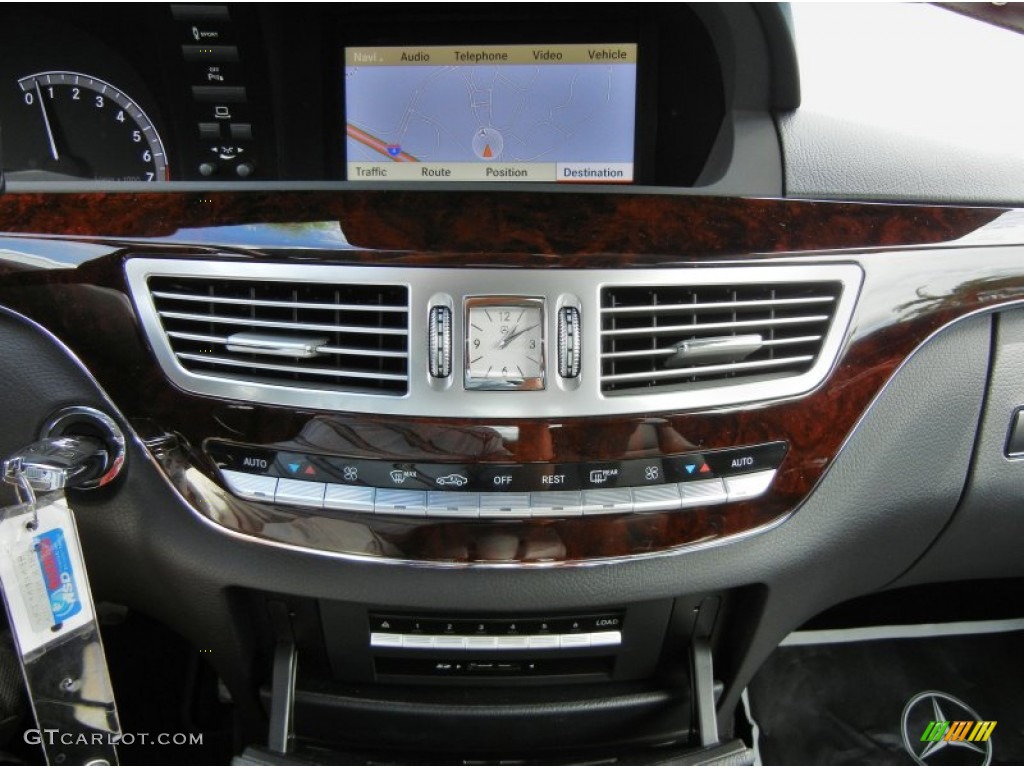 2012 Mercedes-Benz S 550 Sedan Controls Photo #70939689