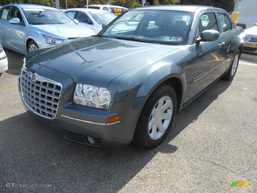 Magnesium Pearl Chrysler 300