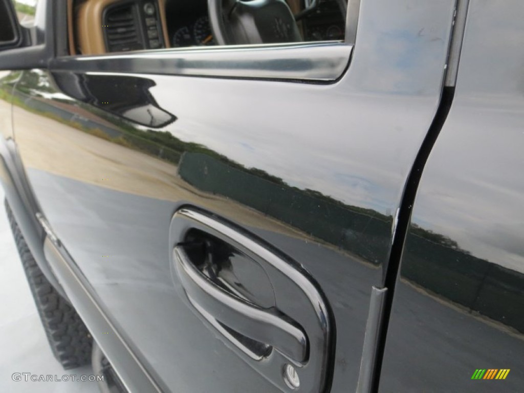 2000 Suburban 2500 LT 4x4 - Onyx Black / Medium Oak photo #23