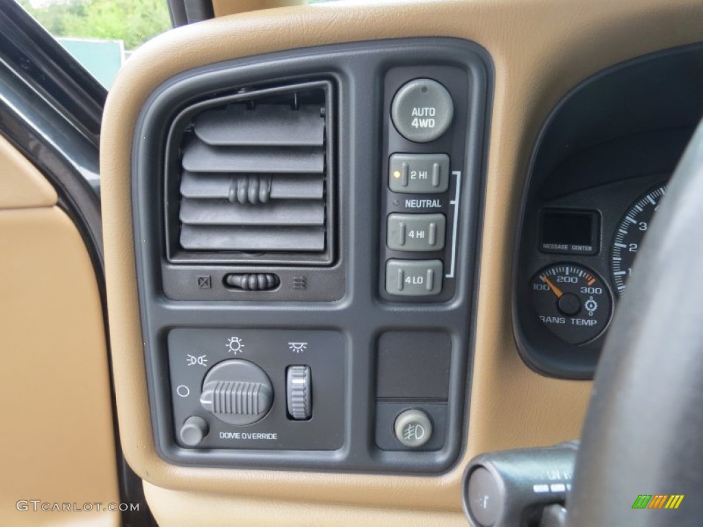 2000 Chevrolet Suburban 2500 LT 4x4 Controls Photo #70943989