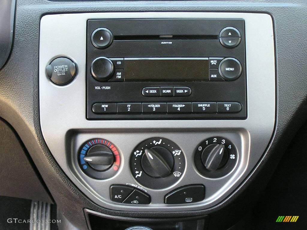 2006 Focus ZX3 S Hatchback - Dark Toreador Red Metallic / Charcoal/Charcoal photo #9