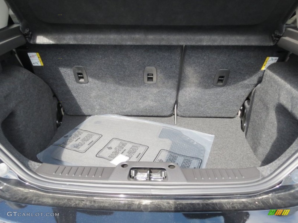 2013 Ford Fiesta SE Hatchback Trunk Photo #70947718