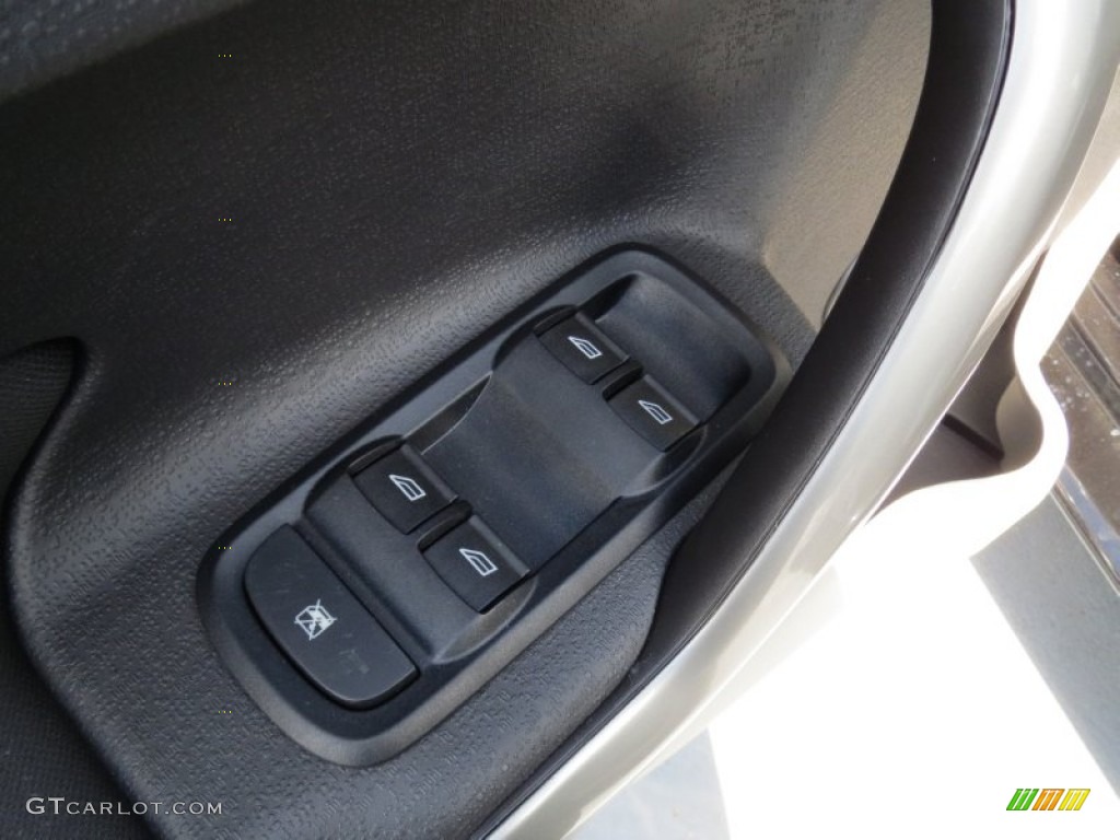 2013 Fiesta SE Hatchback - Tuxedo Black / Charcoal Black/Light Stone photo #21
