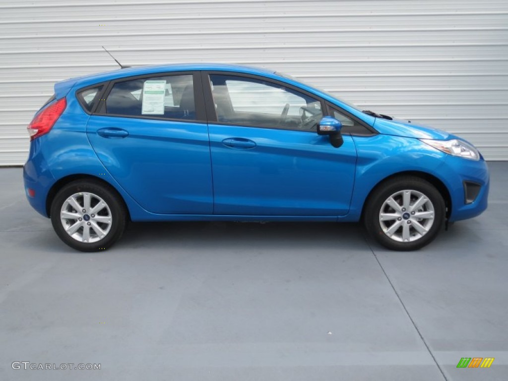 2013 Fiesta SE Hatchback - Blue Candy / Charcoal Black photo #2