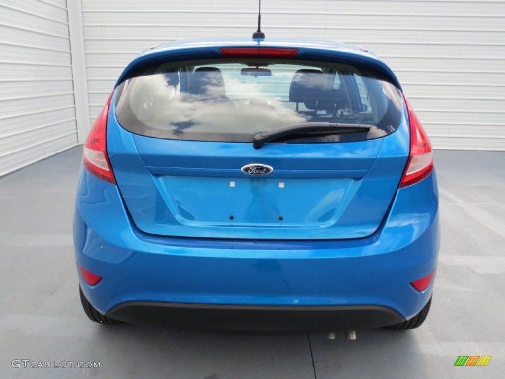 2013 Fiesta SE Hatchback - Blue Candy / Charcoal Black photo #4