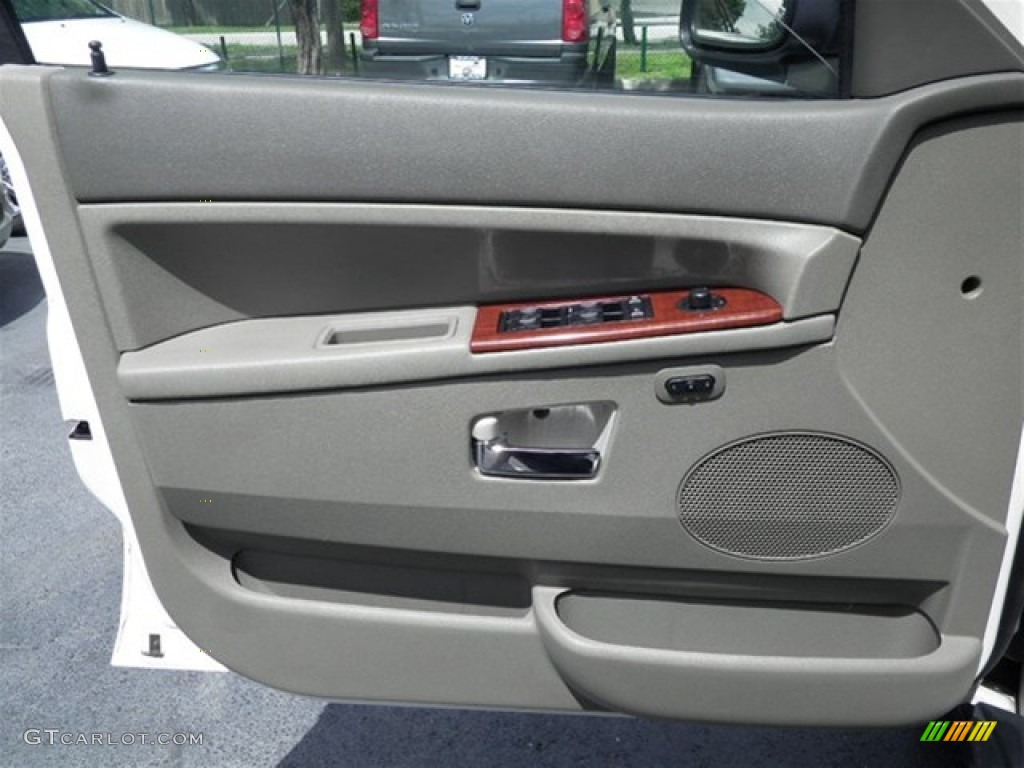 2005 Grand Cherokee Limited - Stone White / Medium Slate Gray photo #30