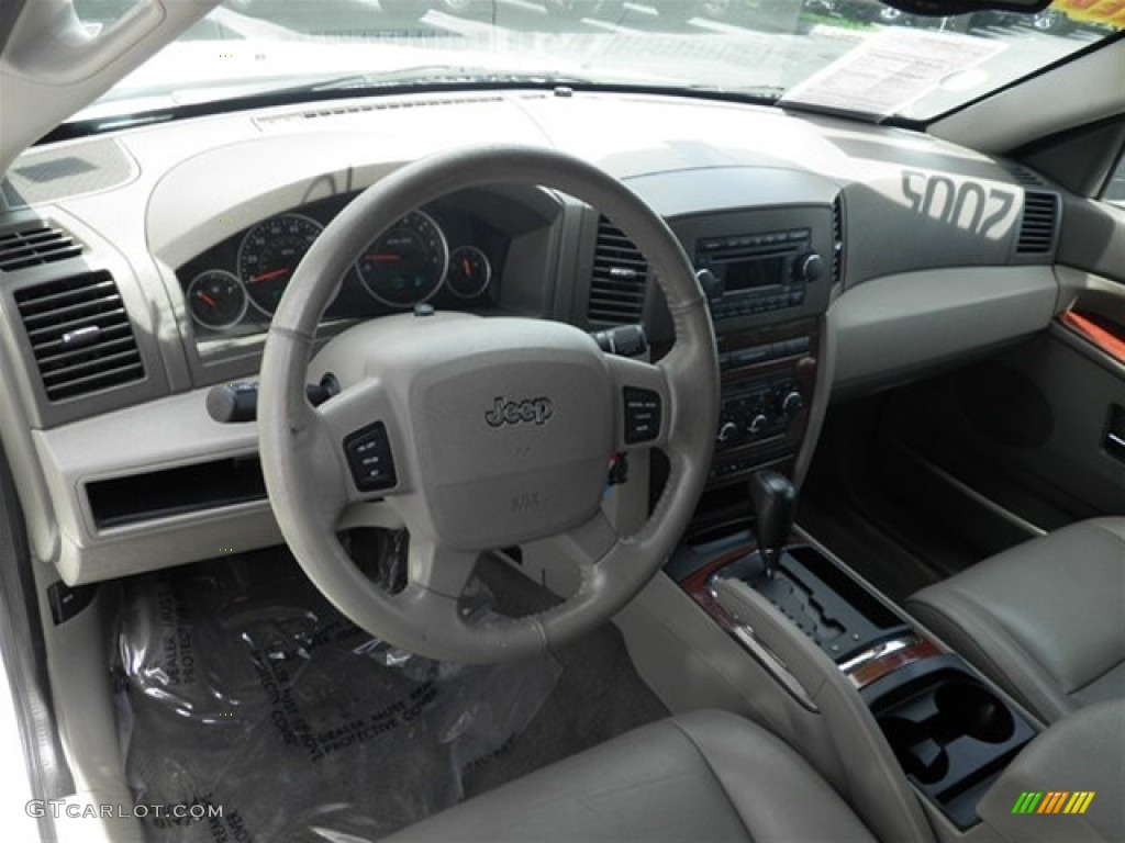 2005 Grand Cherokee Limited - Stone White / Medium Slate Gray photo #34