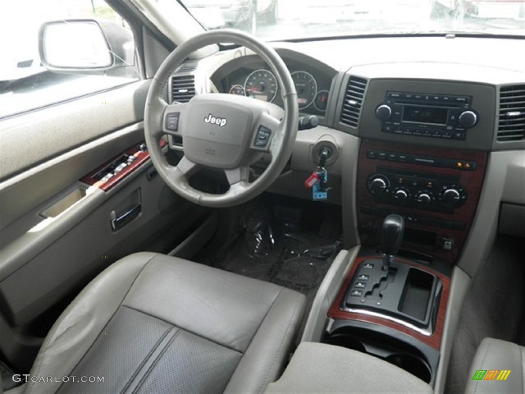 2005 Grand Cherokee Limited - Stone White / Medium Slate Gray photo #35