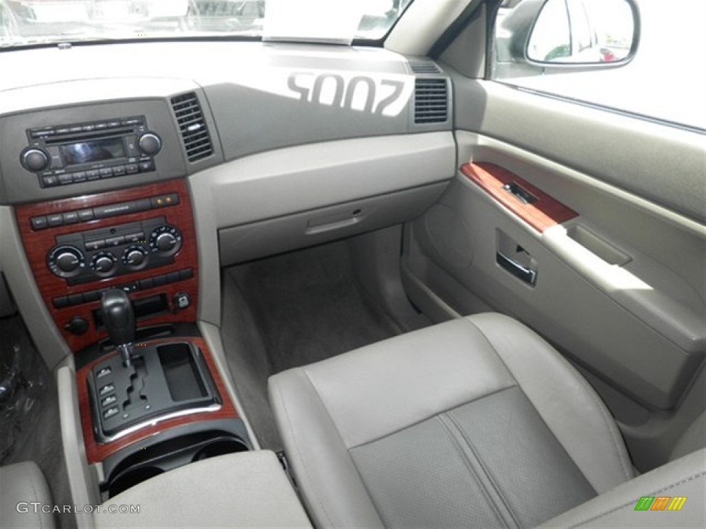 2005 Grand Cherokee Limited - Stone White / Medium Slate Gray photo #36