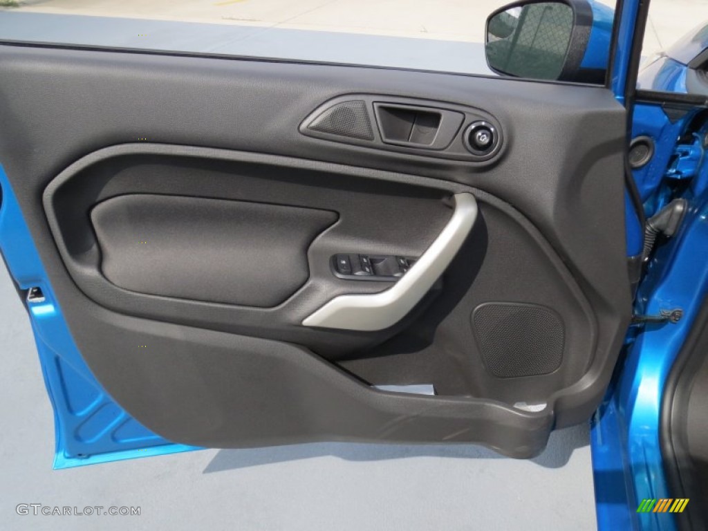 2013 Ford Fiesta SE Hatchback Charcoal Black Door Panel Photo #70948033