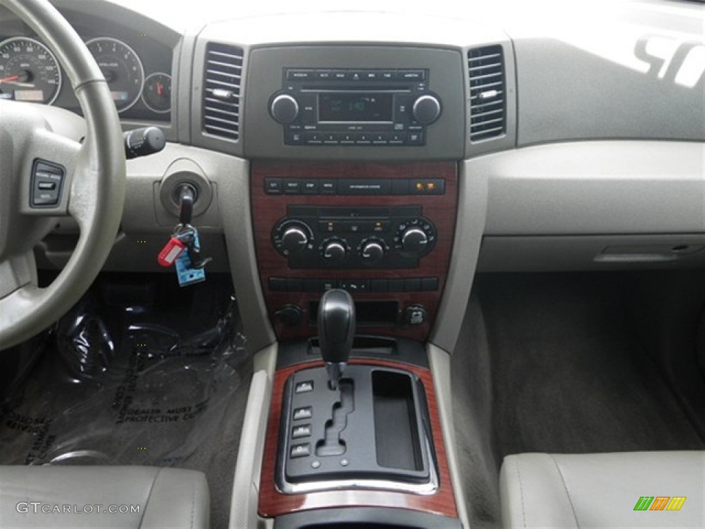 2005 Grand Cherokee Limited - Stone White / Medium Slate Gray photo #40