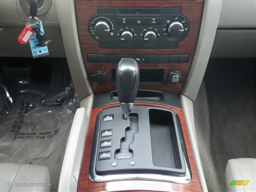 2005 Grand Cherokee Limited - Stone White / Medium Slate Gray photo #42