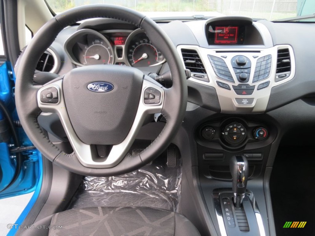 2013 Fiesta SE Hatchback - Blue Candy / Charcoal Black photo #22