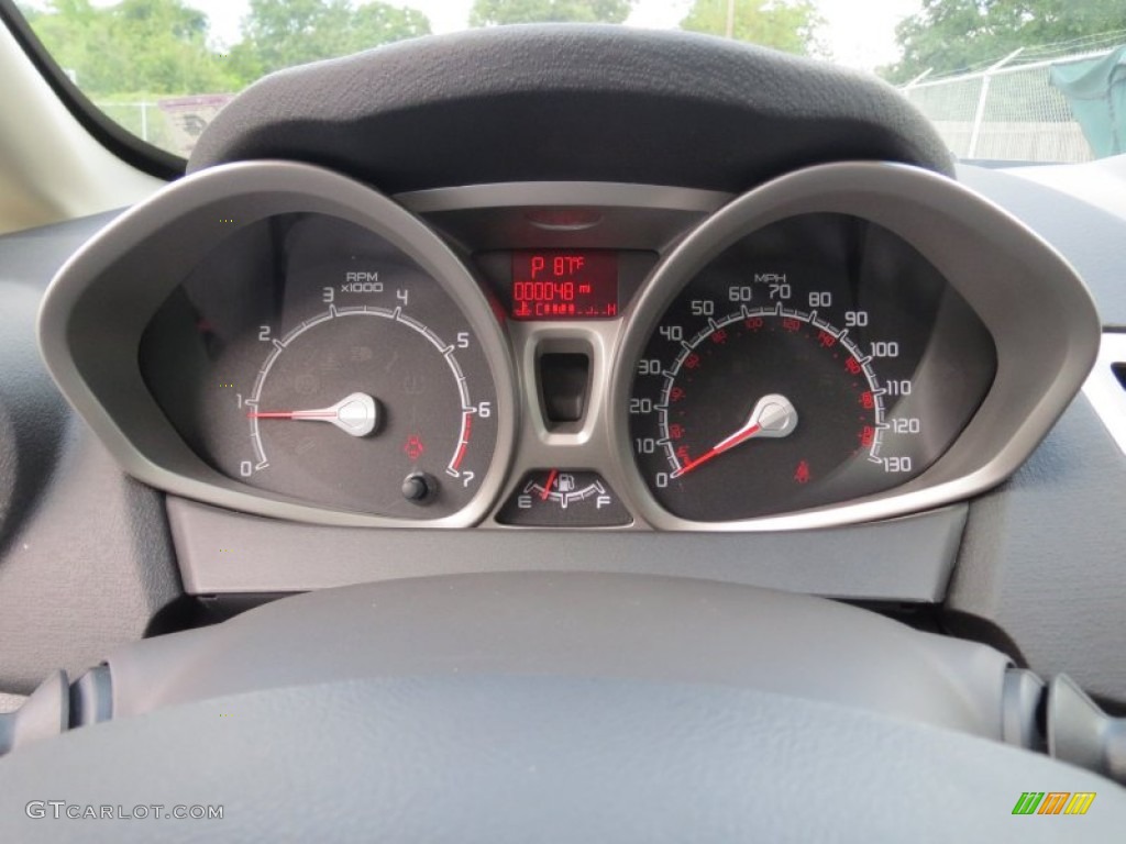 2013 Ford Fiesta SE Hatchback Gauges Photo #70948123