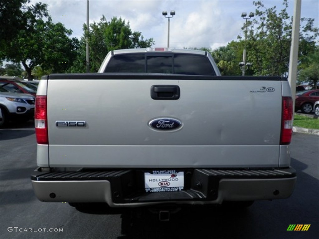 2006 F150 Lariat SuperCrew - Smokestone Metallic / Tan photo #16
