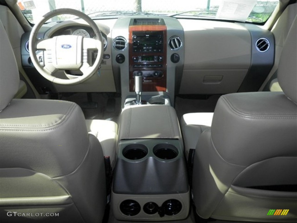 2006 F150 Lariat SuperCrew - Smokestone Metallic / Tan photo #42