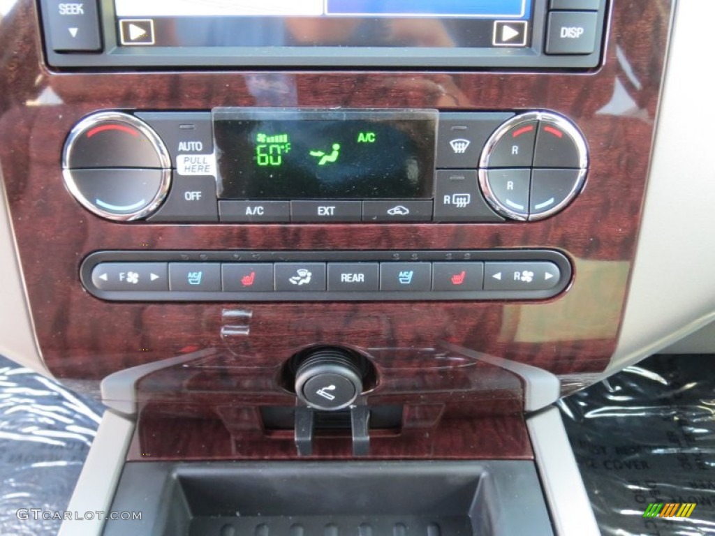 2013 Ford Expedition King Ranch Controls Photo #70949323