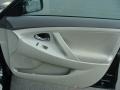 Black - Camry LE Photo No. 19