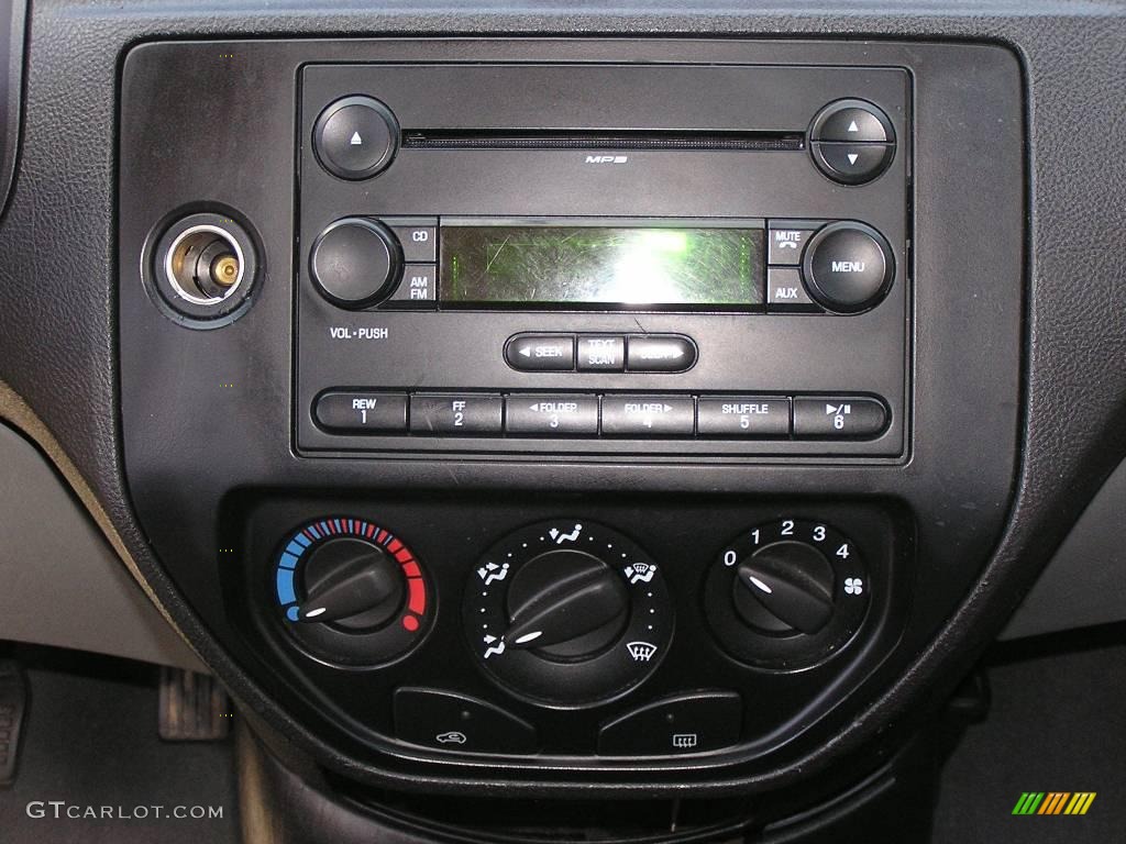 2007 Focus ZX4 S Sedan - Dark Toreador Red Metallic / Charcoal/Light Flint photo #8