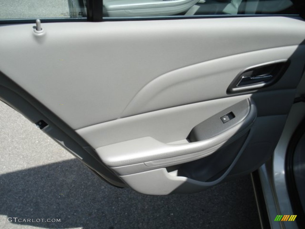 2013 Malibu LS - Champagne Silver Metallic / Jet Black/Titanium photo #14