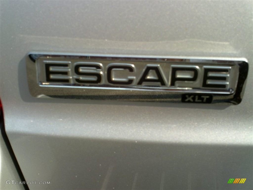 2012 Escape XLT V6 4WD - Ingot Silver Metallic / Charcoal Black photo #29