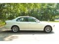 Alpine White - 5 Series 525i Sedan Photo No. 4