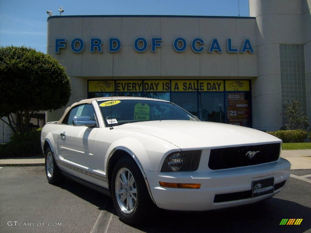 2007 Mustang V6 Deluxe Convertible - Performance White / Medium Parchment photo #1